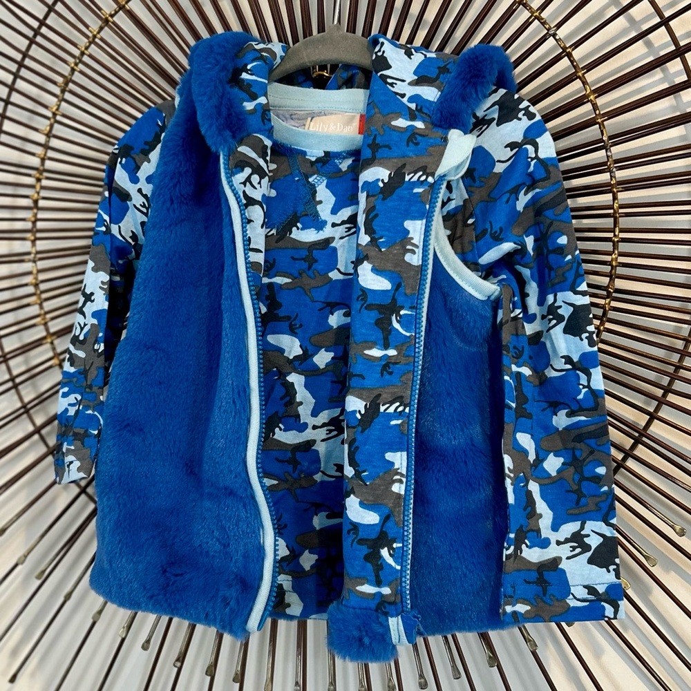 Lily & Dan Blue Fuzzy Vest & Camo Shirt Set, 18m